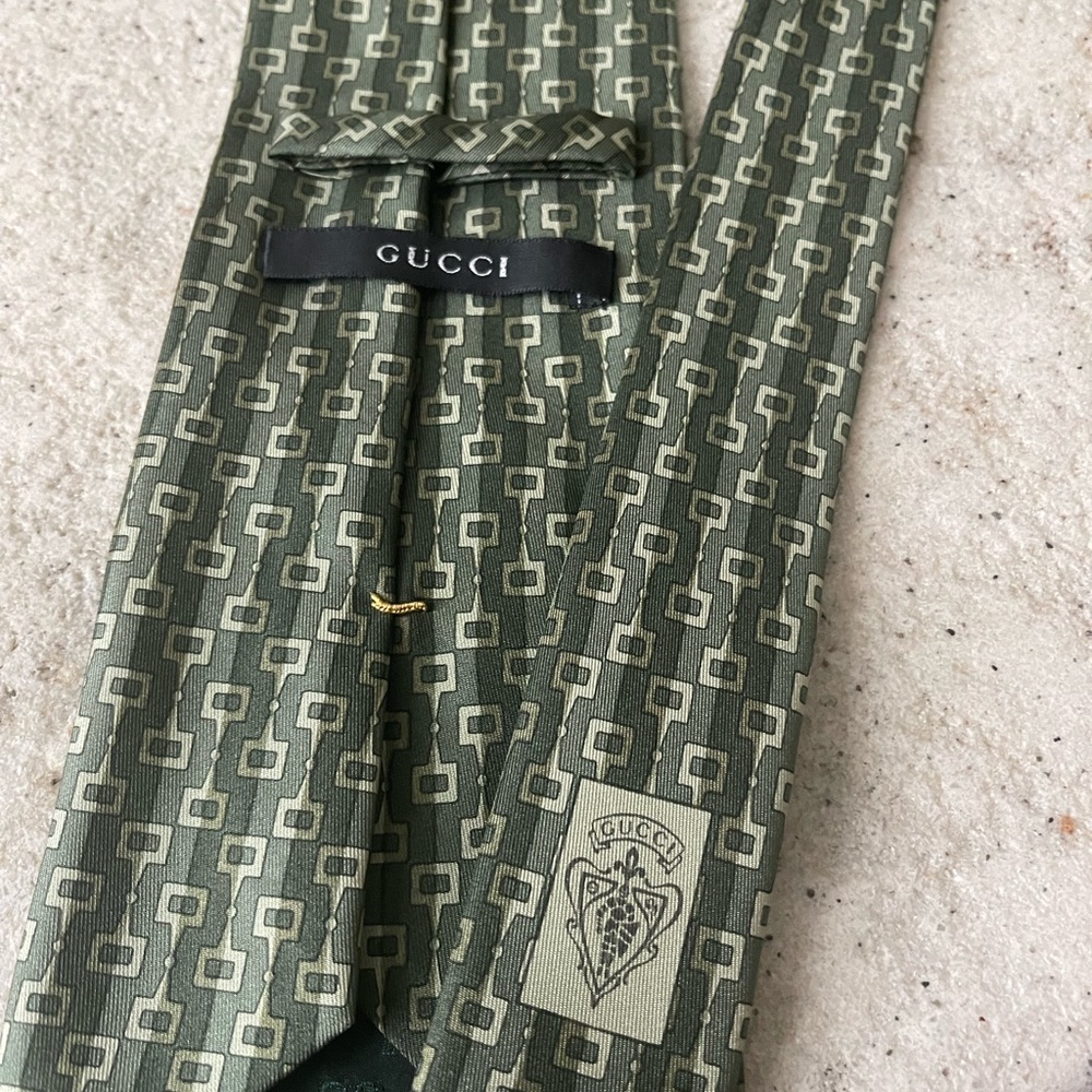 GUCCI DARK GREEN 100% SILK - Picture 6 of 6
